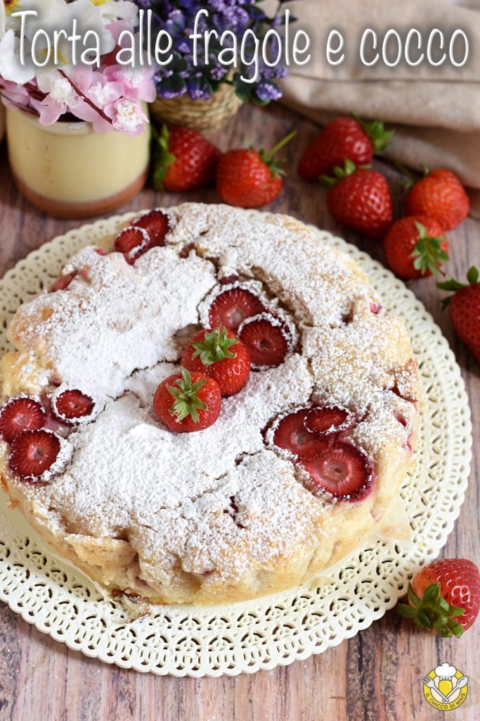 v_ gâteau aux fraises et noix de coco moelleux avec yaourt coco râpé et fraises fraîches le grain de maïs