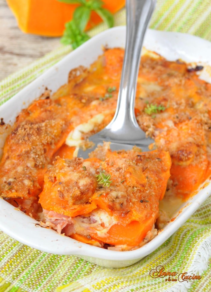 Parmigiana de potiron avec des graines de fenouil