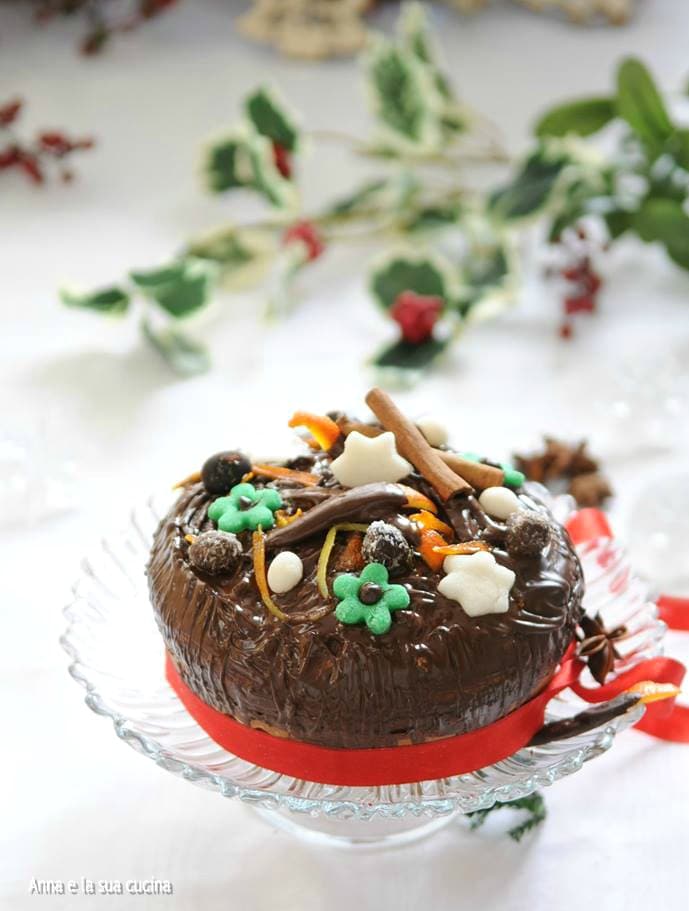 Gâteau à l'orange avec chocolat et cannelle