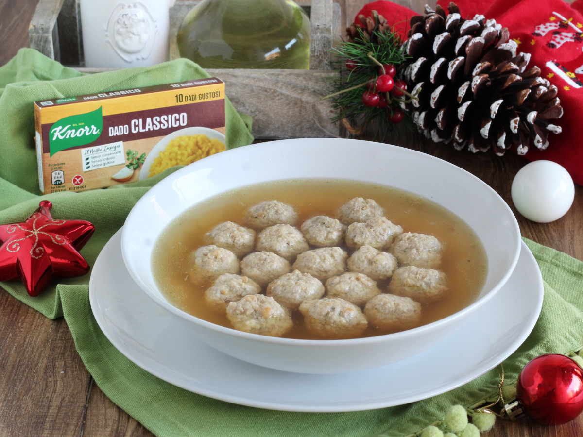 PETITES BOULETTES EN BOUILLON