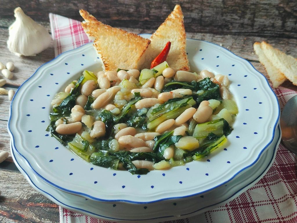 Soupe aux haricots et chicorée