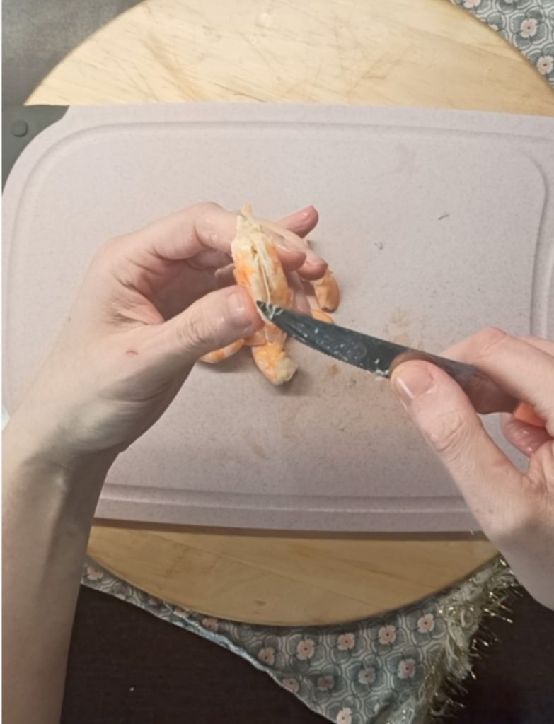 enlever l'intestin du poisson