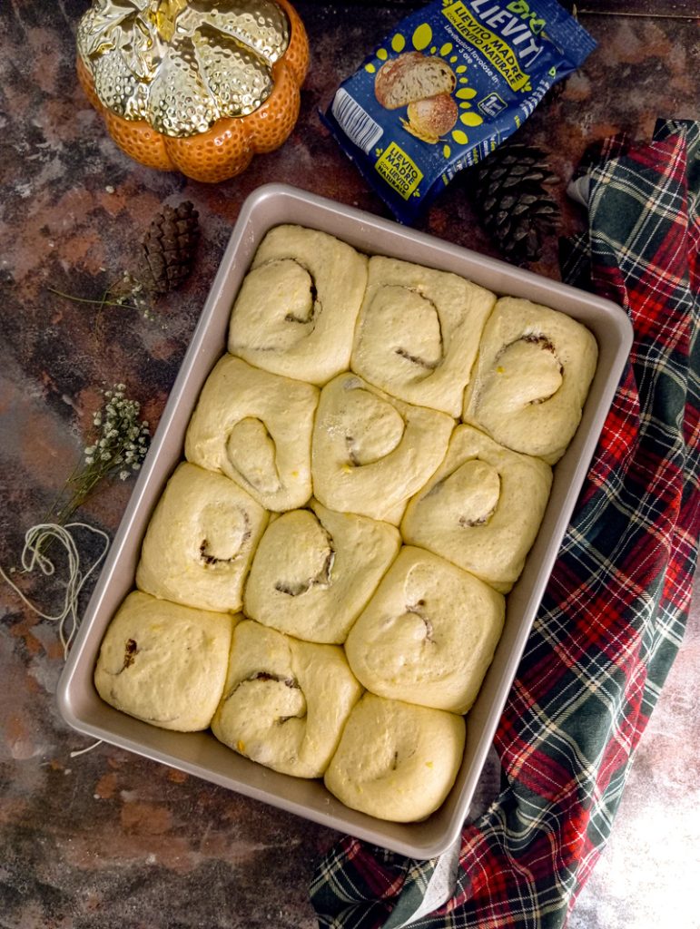 Les cinnamon rolls levés