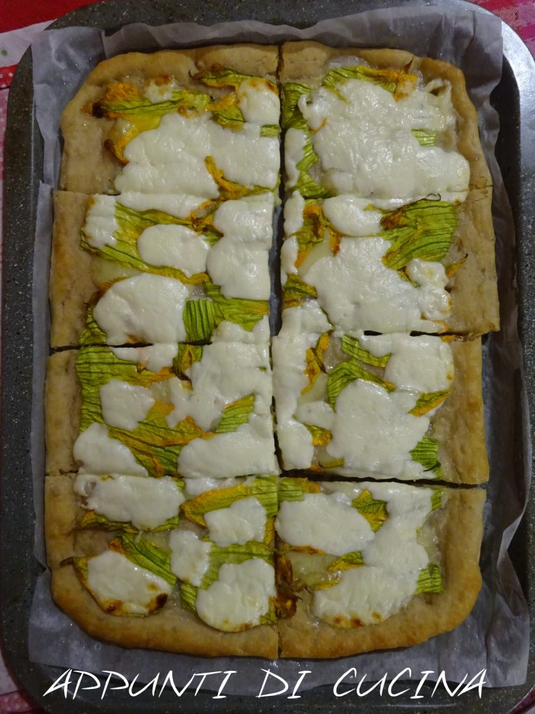 pizza aux fleurs de courgette et stracchino