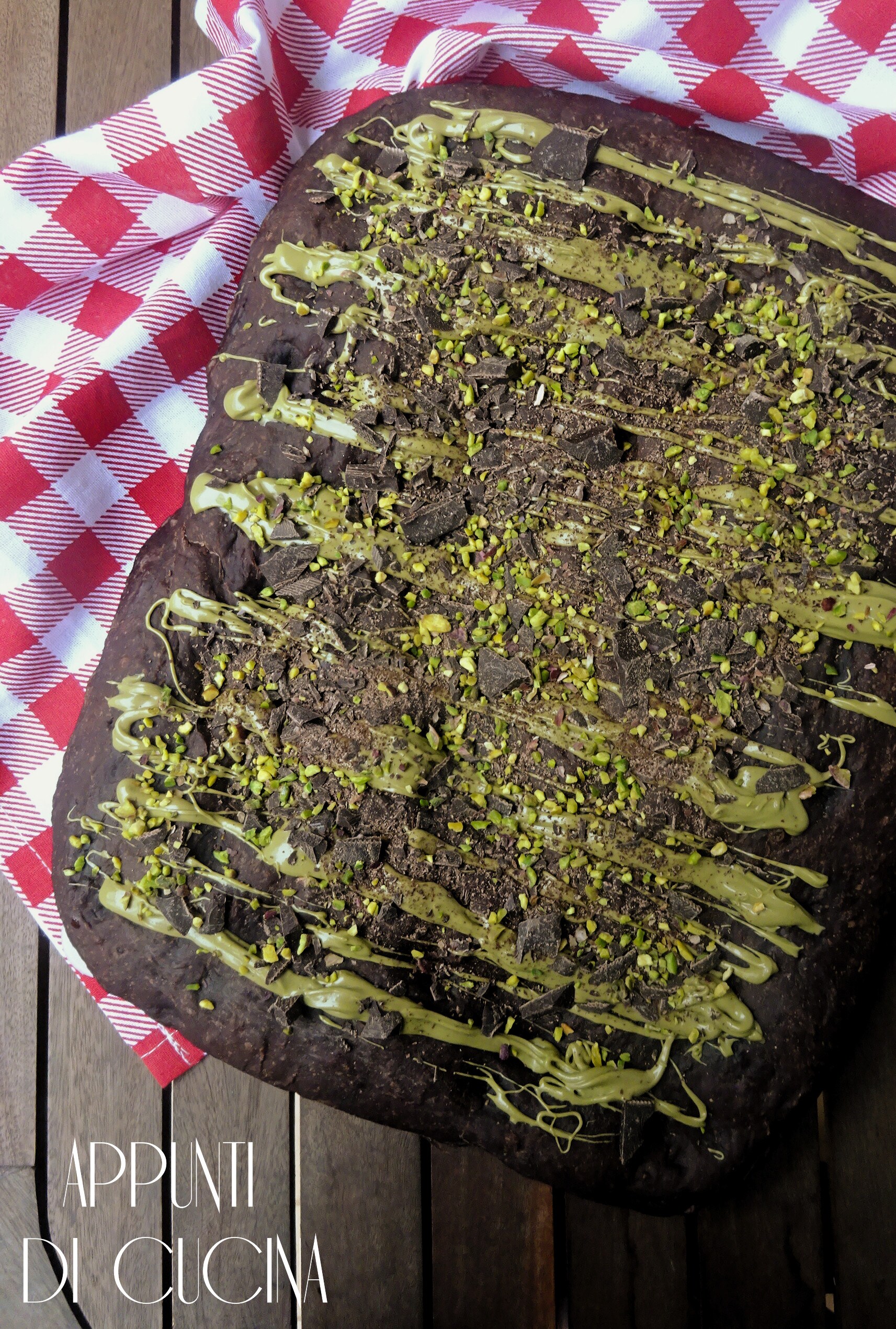 FOCACCIA AU CACAO ET PISTACHE