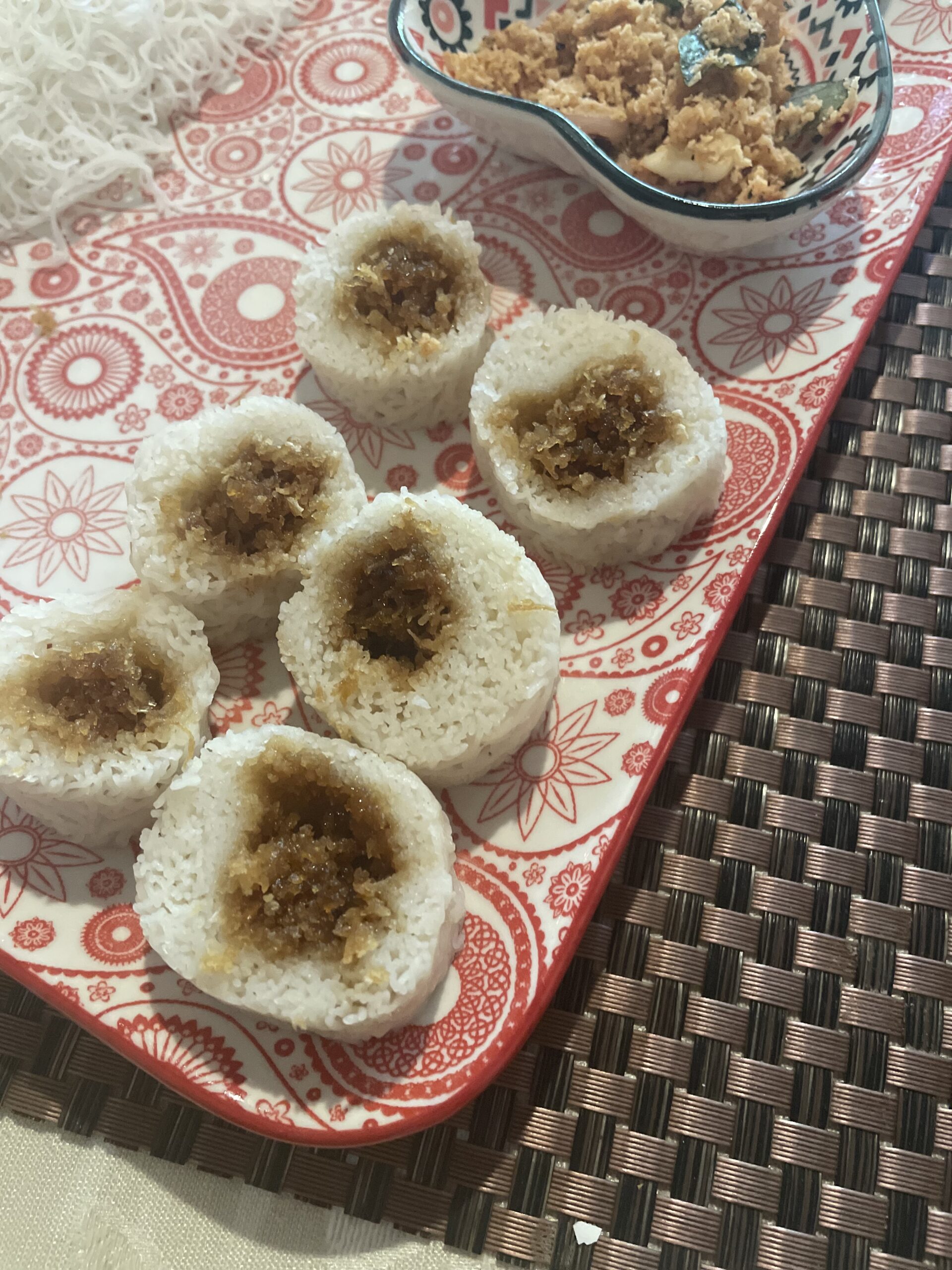 Lavarya, dessert cylindrique du Sri Lanka