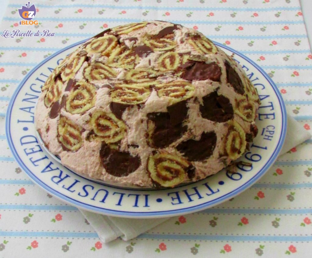 Zuccotto avec des roulés frontal