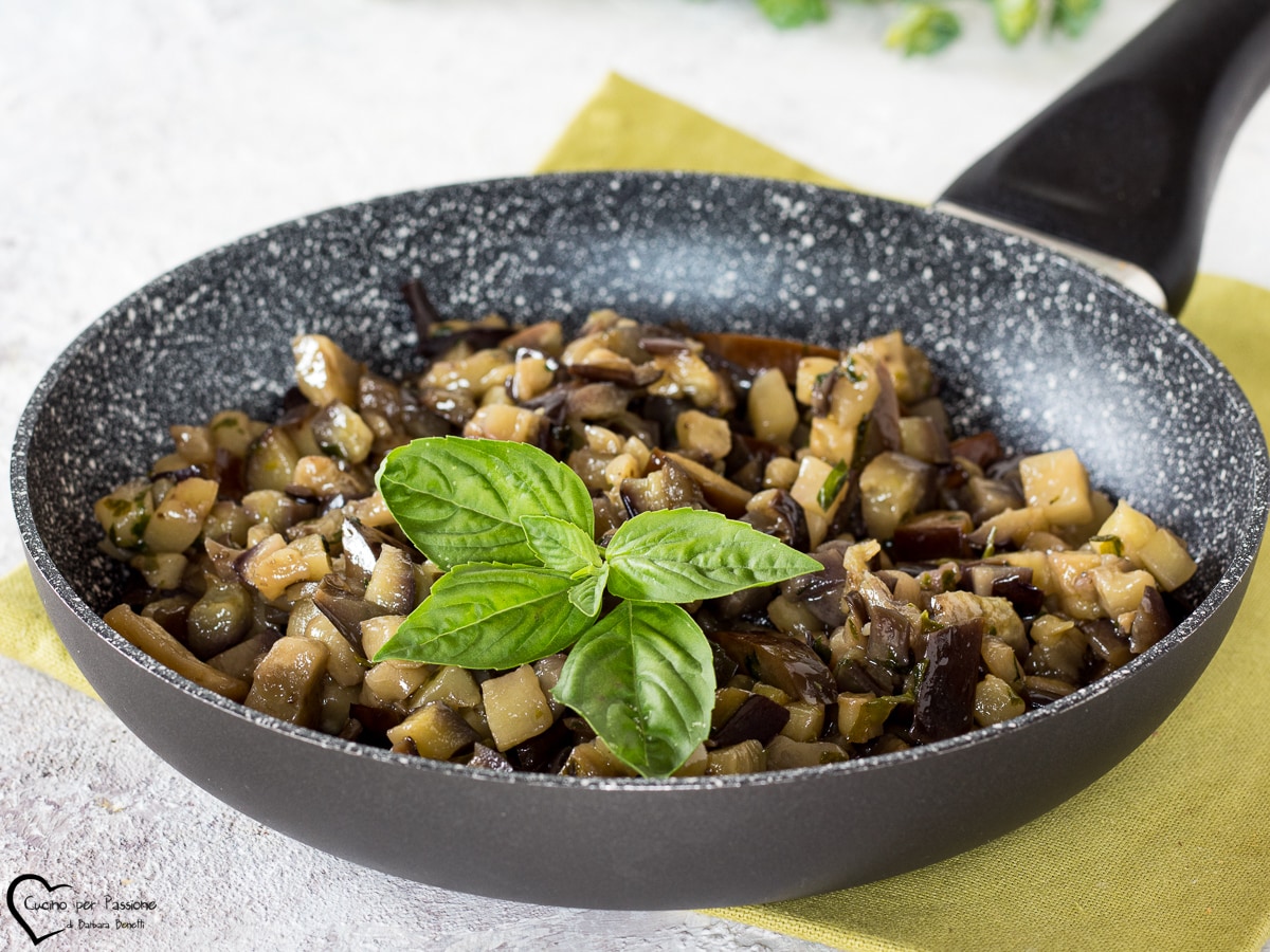 AUBERGINES À LA POÊLE