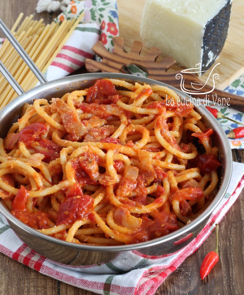 BUCATINI ALL'AMATRICIANA
