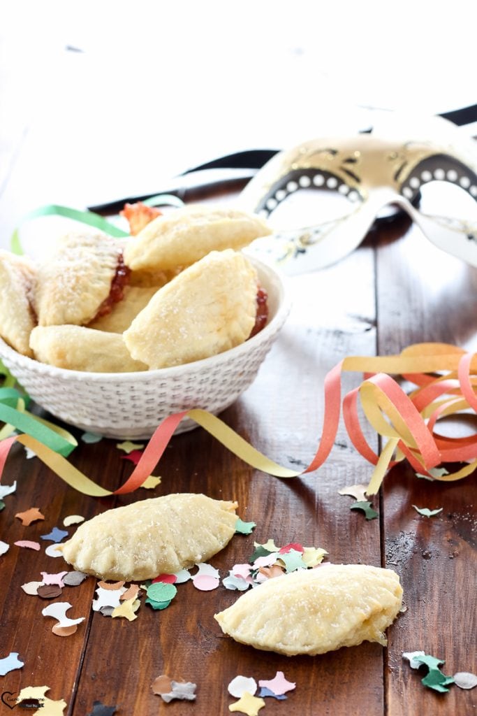 Biscottis mous avec fourrage raviolis de carnaval