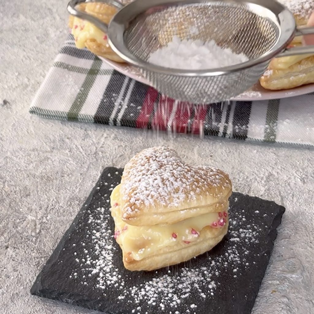 Cœurs de pâte feuilletée
