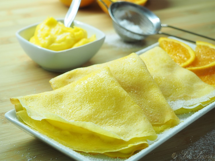 Crêpes à l'orange avec crème pâtissière à l'orange