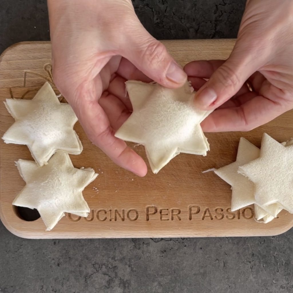 Étoiles de pain de mie farcies et frites