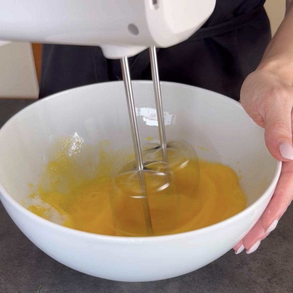 Gâteau au citron dans une friteuse à air