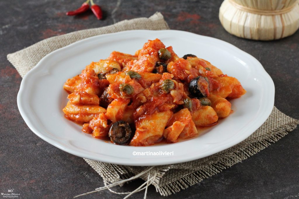 Gnocchis au stockfish, câpres et olives