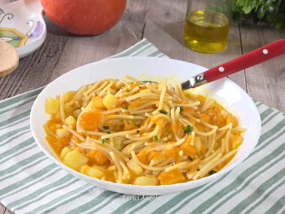 Soupe crémeuse avec potiron et pommes de terre