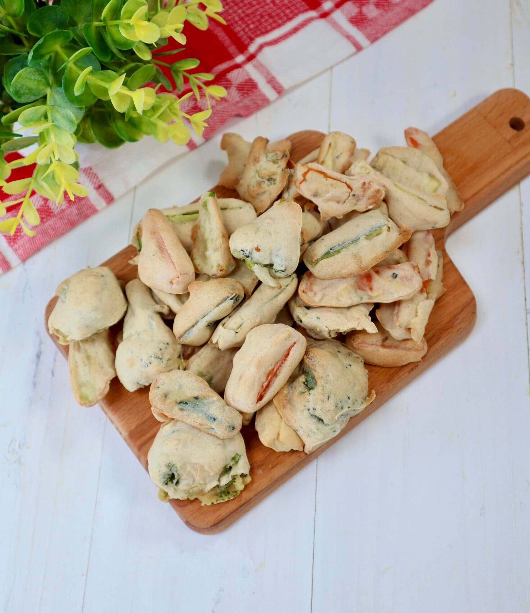 Légumes en pâte à frire dans une friteuse à air