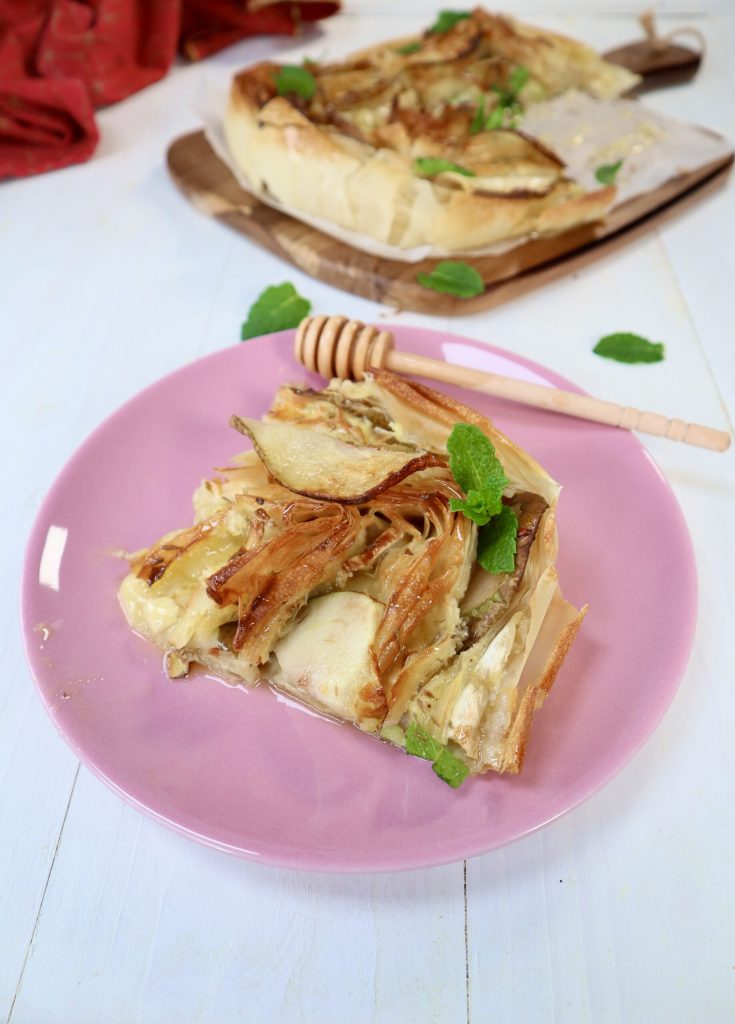 Tarte salée de pâte filo aux poires et brie