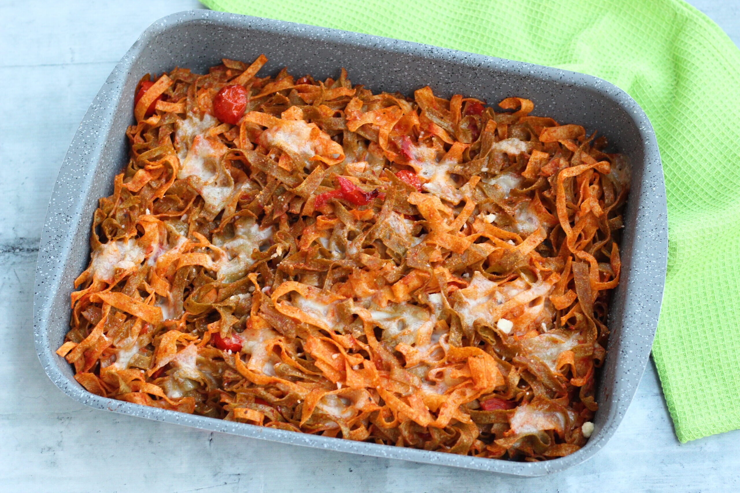 Tagliatelles au four tomates cerises anchois et mozzarella