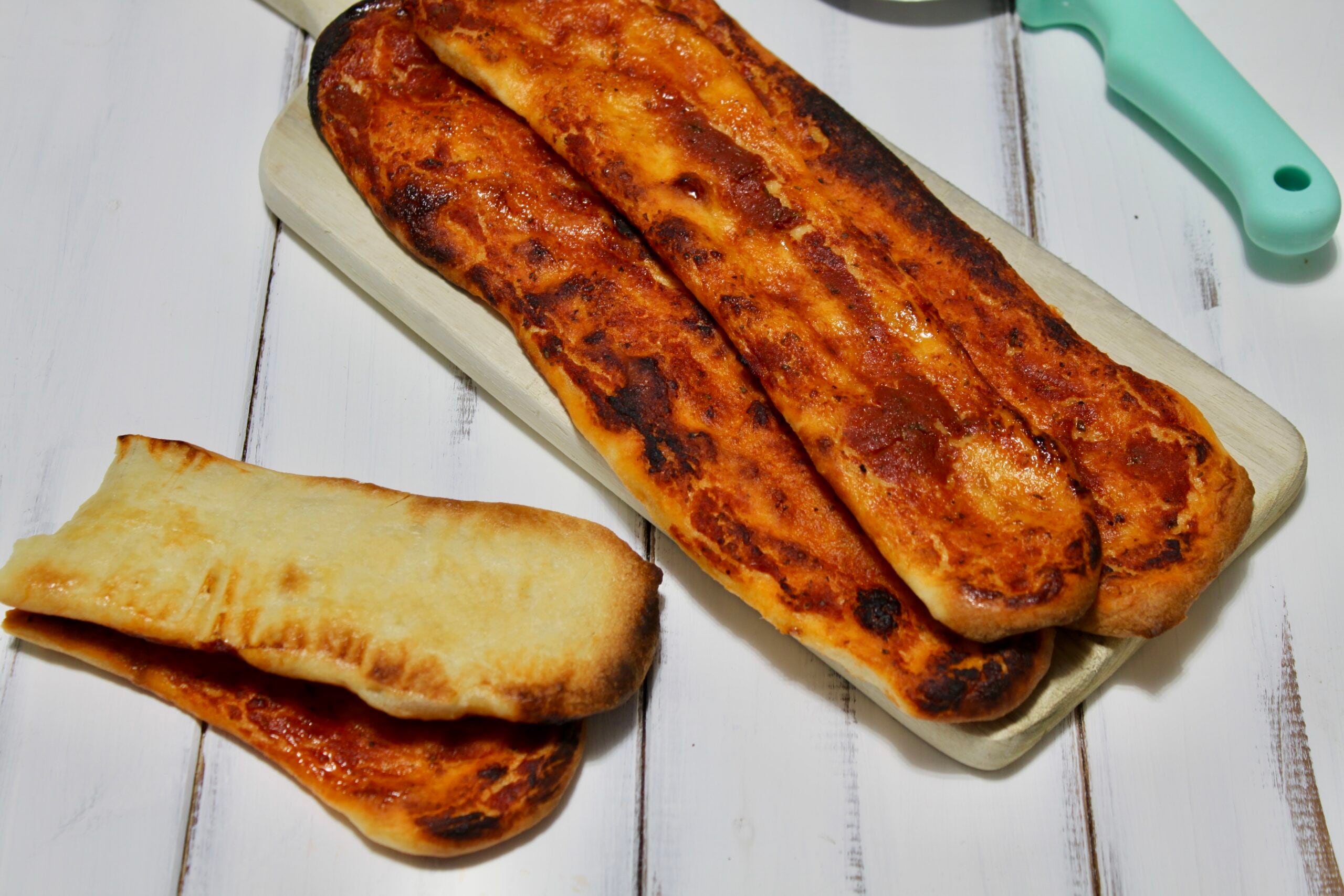 Langues de Pizza Rouge : rapides, croustillantes et irrésistibles