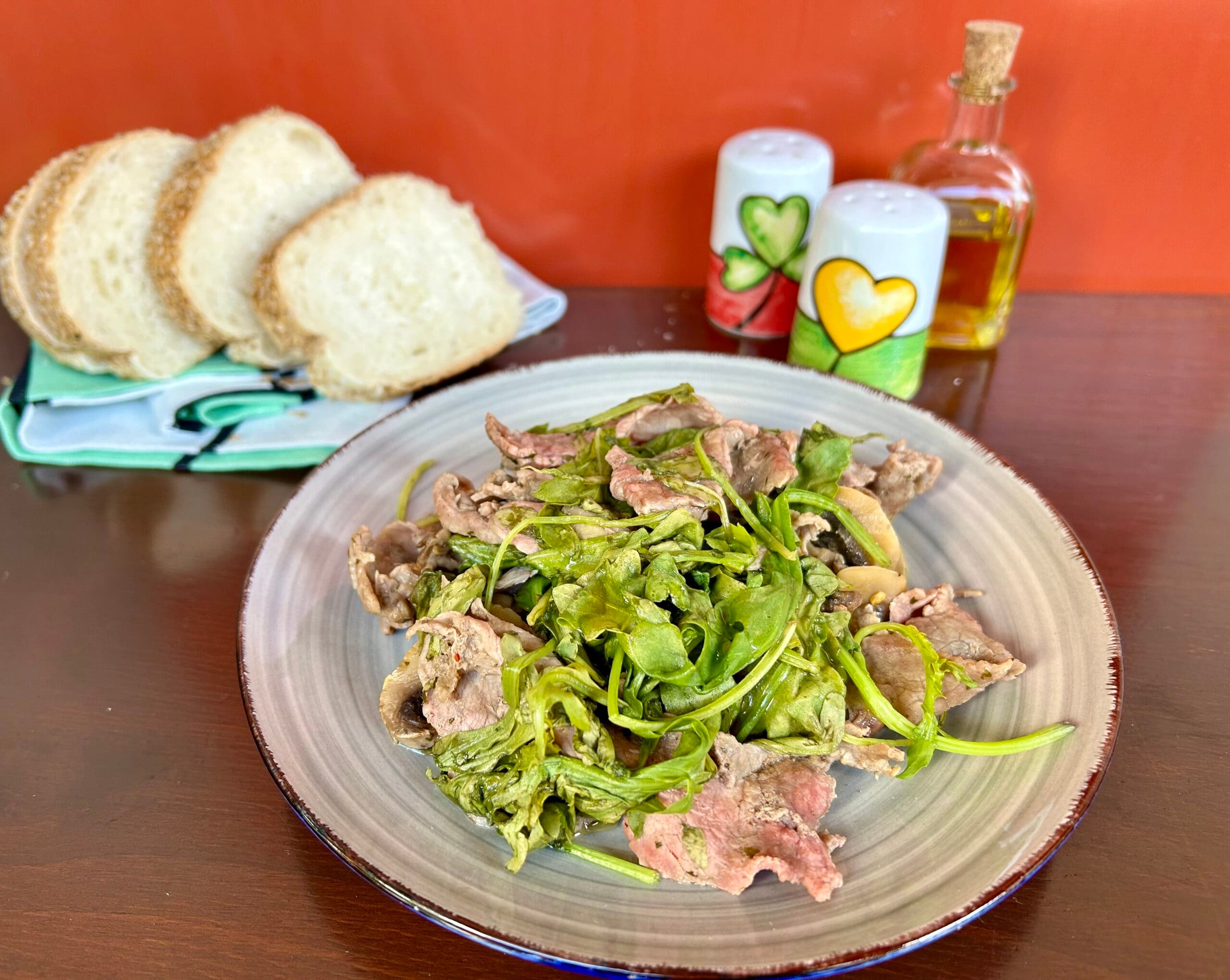 Émincés de bœuf aux champignons et roquette