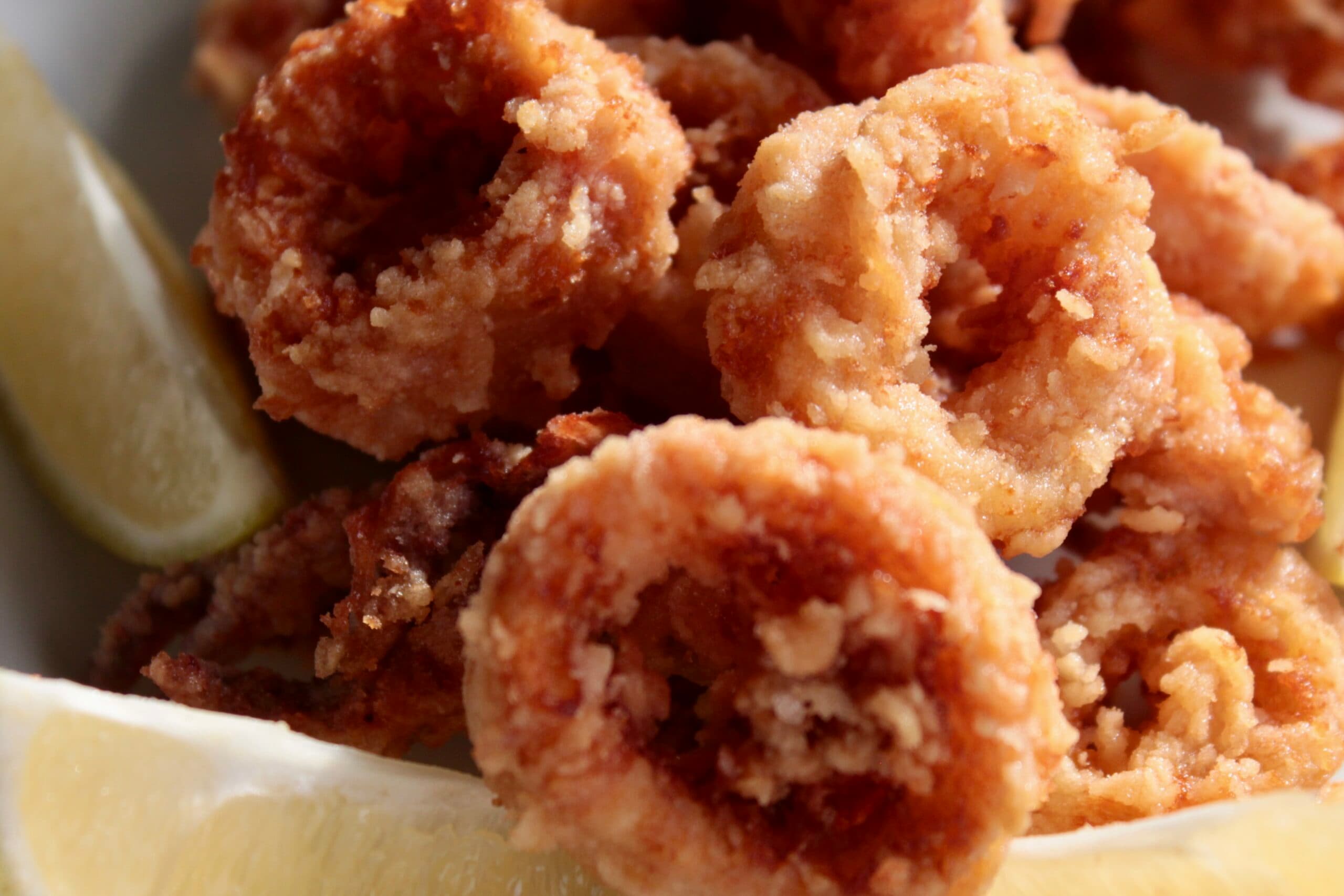 Calamars Frits Croquants : la Recette Facile qui Plaît Toujours