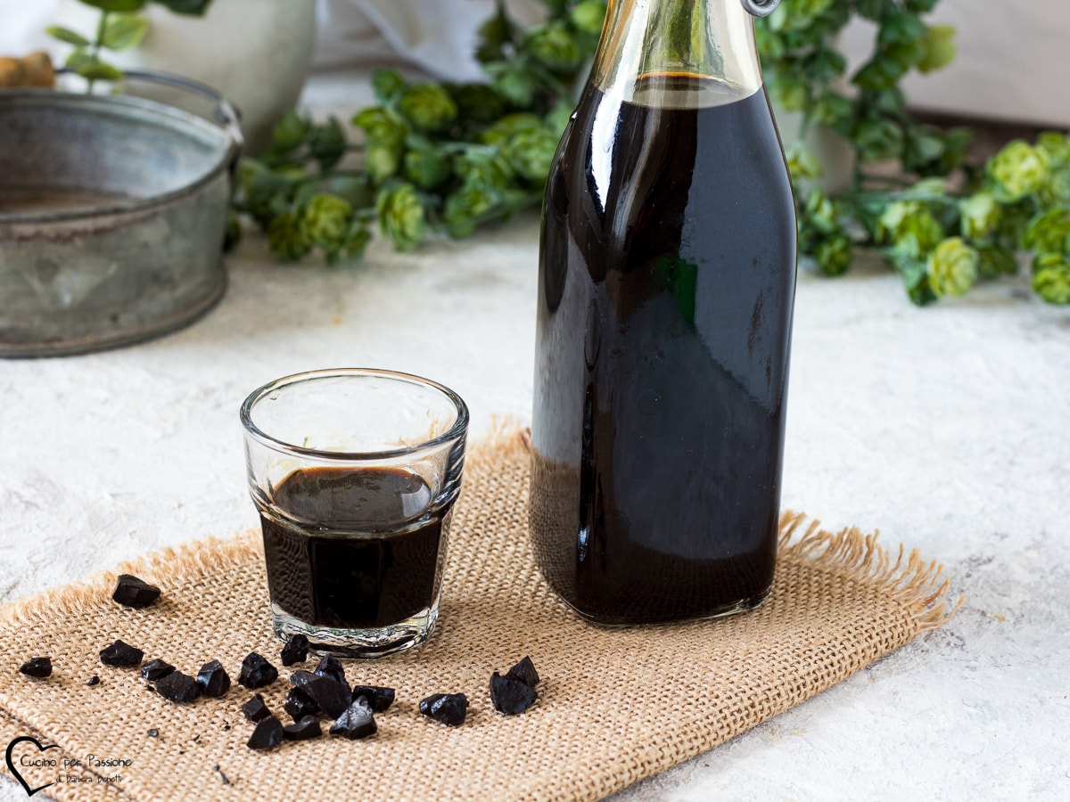 LIQUEUR À LA RÉGLISSE