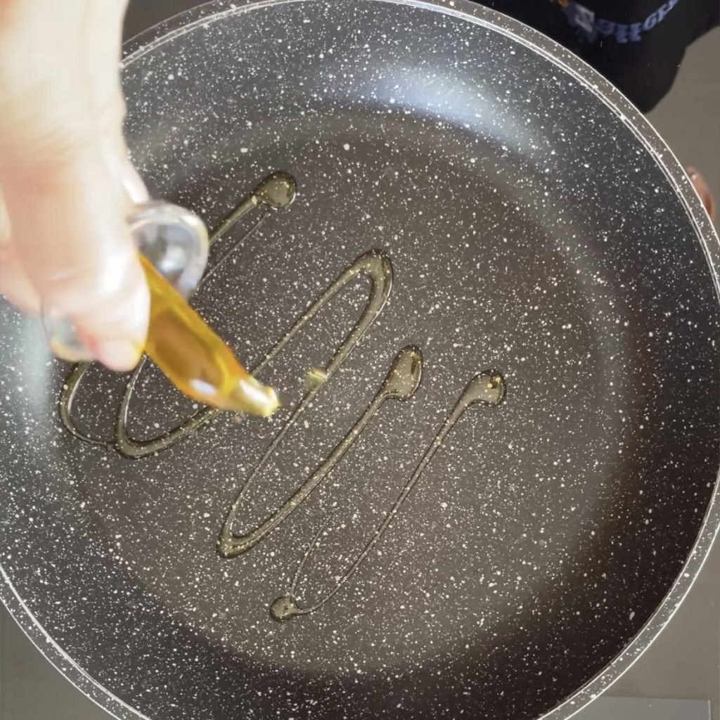 Omelette de courgettes farcie au thon