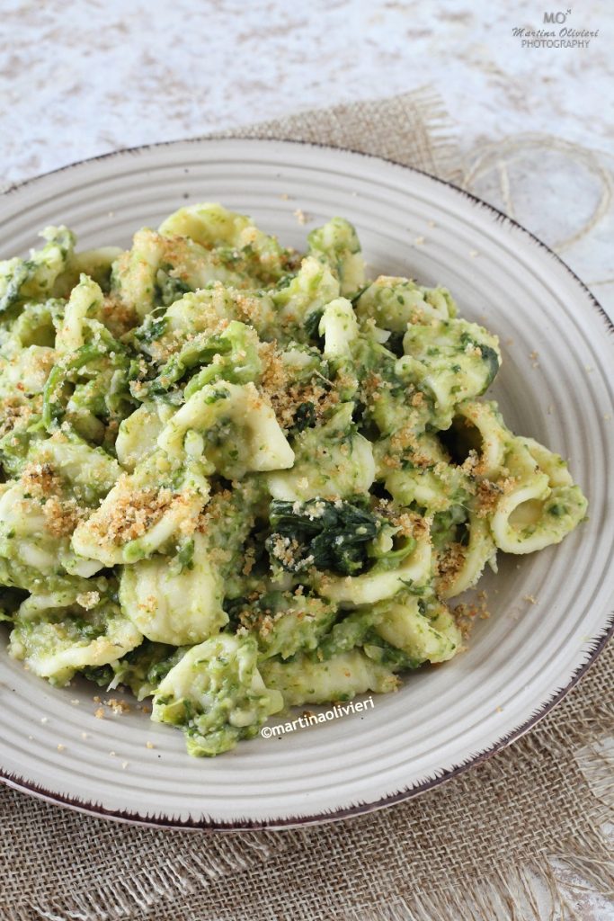 Orecchiette aux pousses de navet et pois chiches