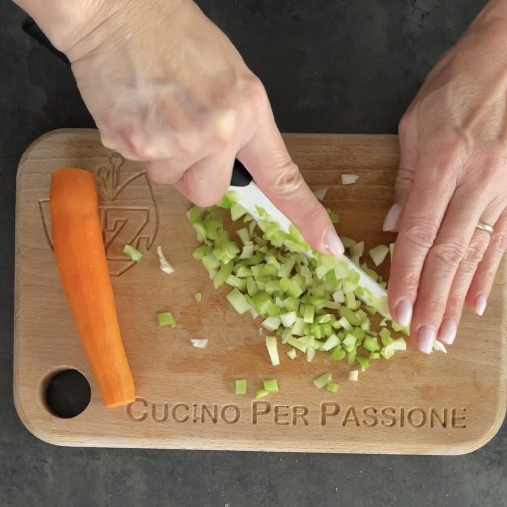 SUIVEZ-MOI sur ma page Facebook ou sur mon compte Instagram, Youtube et Pinterest, vous pouvez aussi vous inscrire à mon canal Whatsapp ou au canal Telegram pour recevoir GRATUITEMENT la recette du jour directement sur votre téléphone. Si vous le souhaitez, vous pouvez retourner à la page d'accueil et trouver de nouvelles idées pour vos plats.