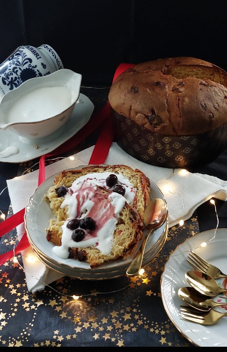 Panettone avec cerises Amarene et crème au citron