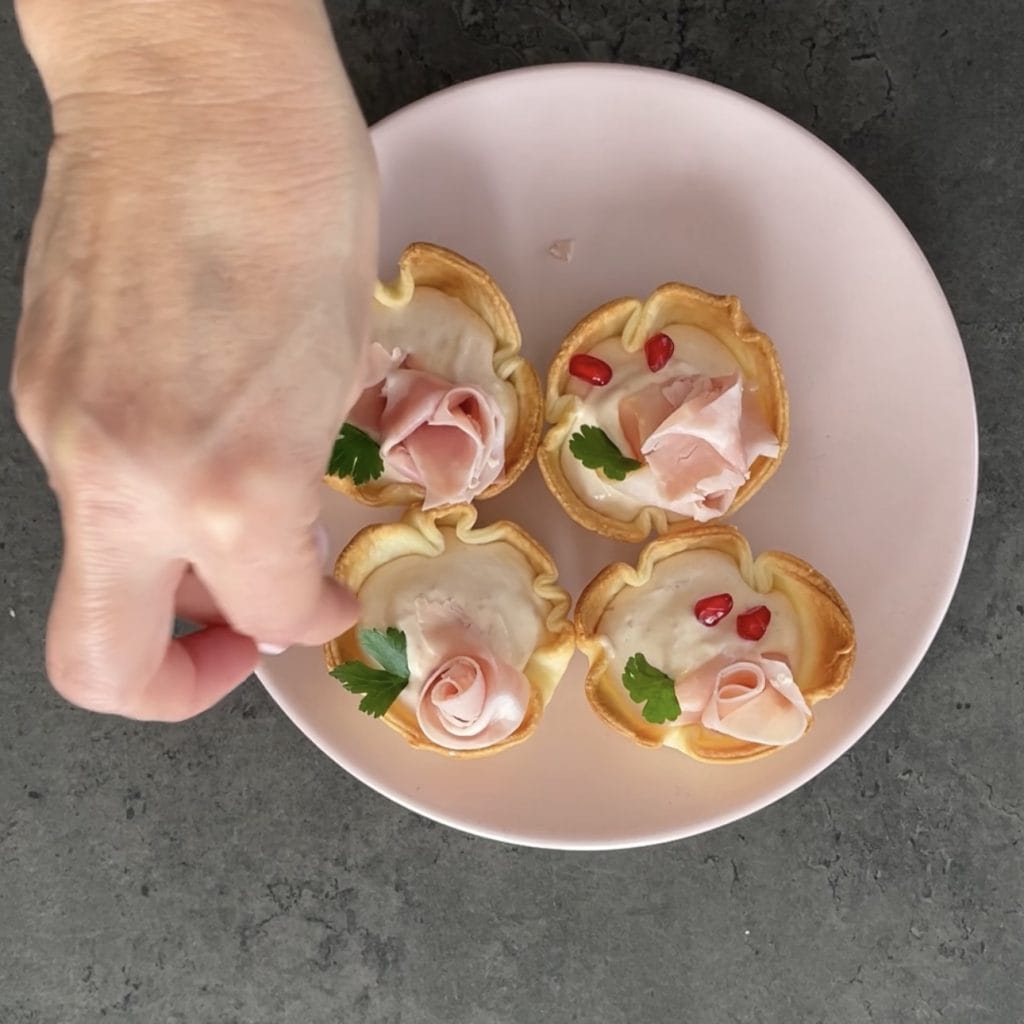 Paniers avec pâte brisée farcis de jambon