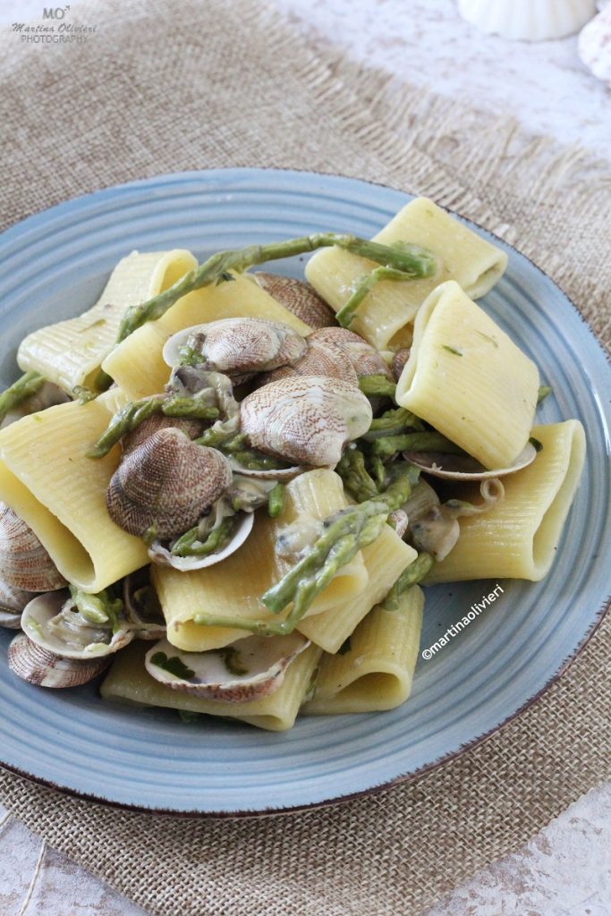 Pâtes aux asperges et palourdes
