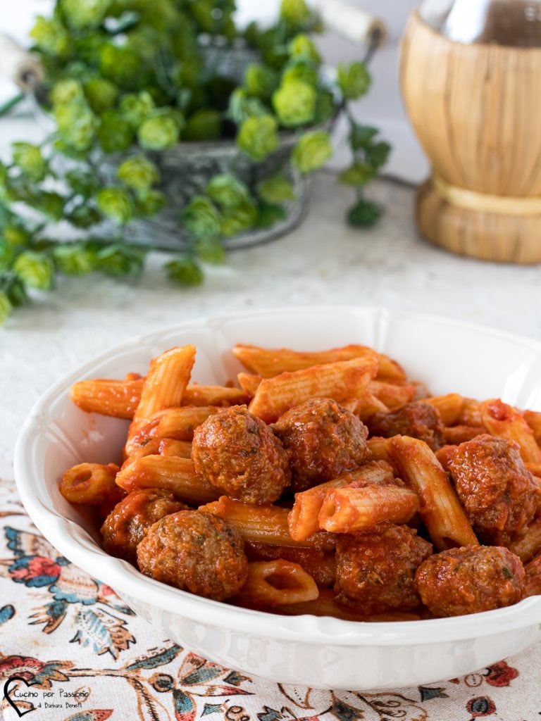 pâtes avec des petites boulettes