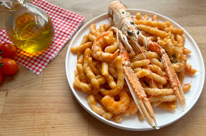 pâtes avec sauce de langoustines surgelées et crevettes