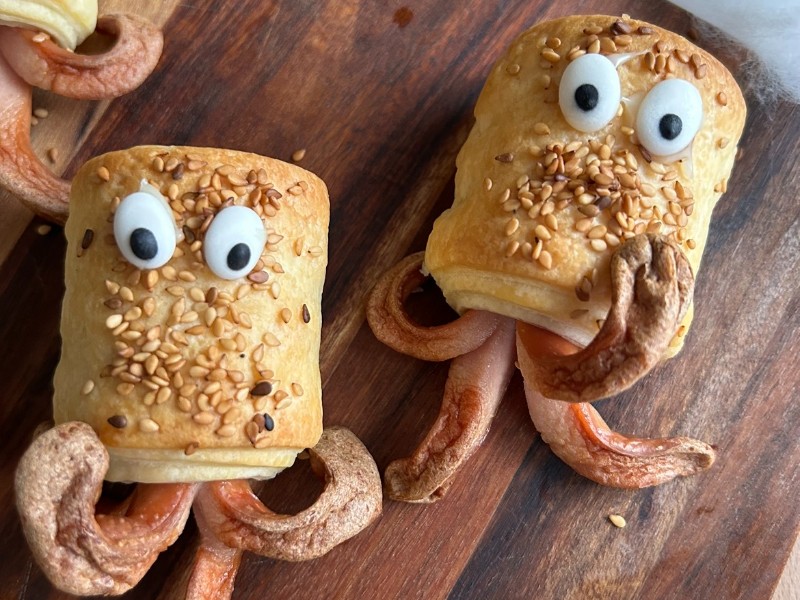 petits poulpes amusants en pâte feuilletée et saucisses