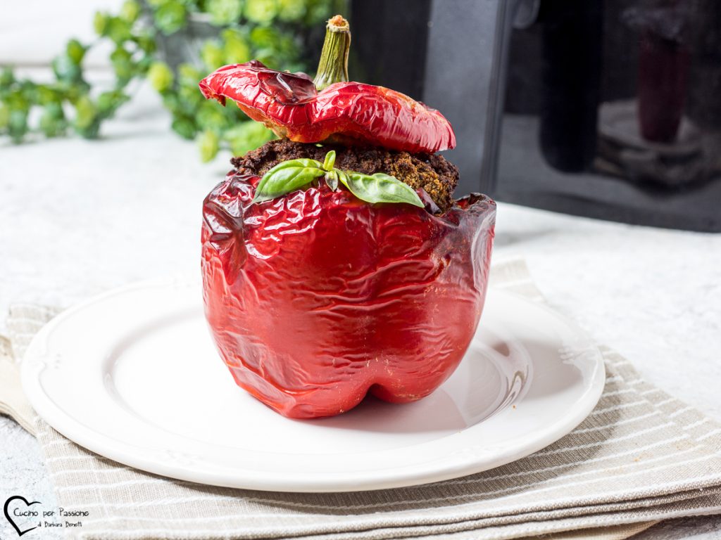 Poivrons farcis à la viande dans une friteuse à air