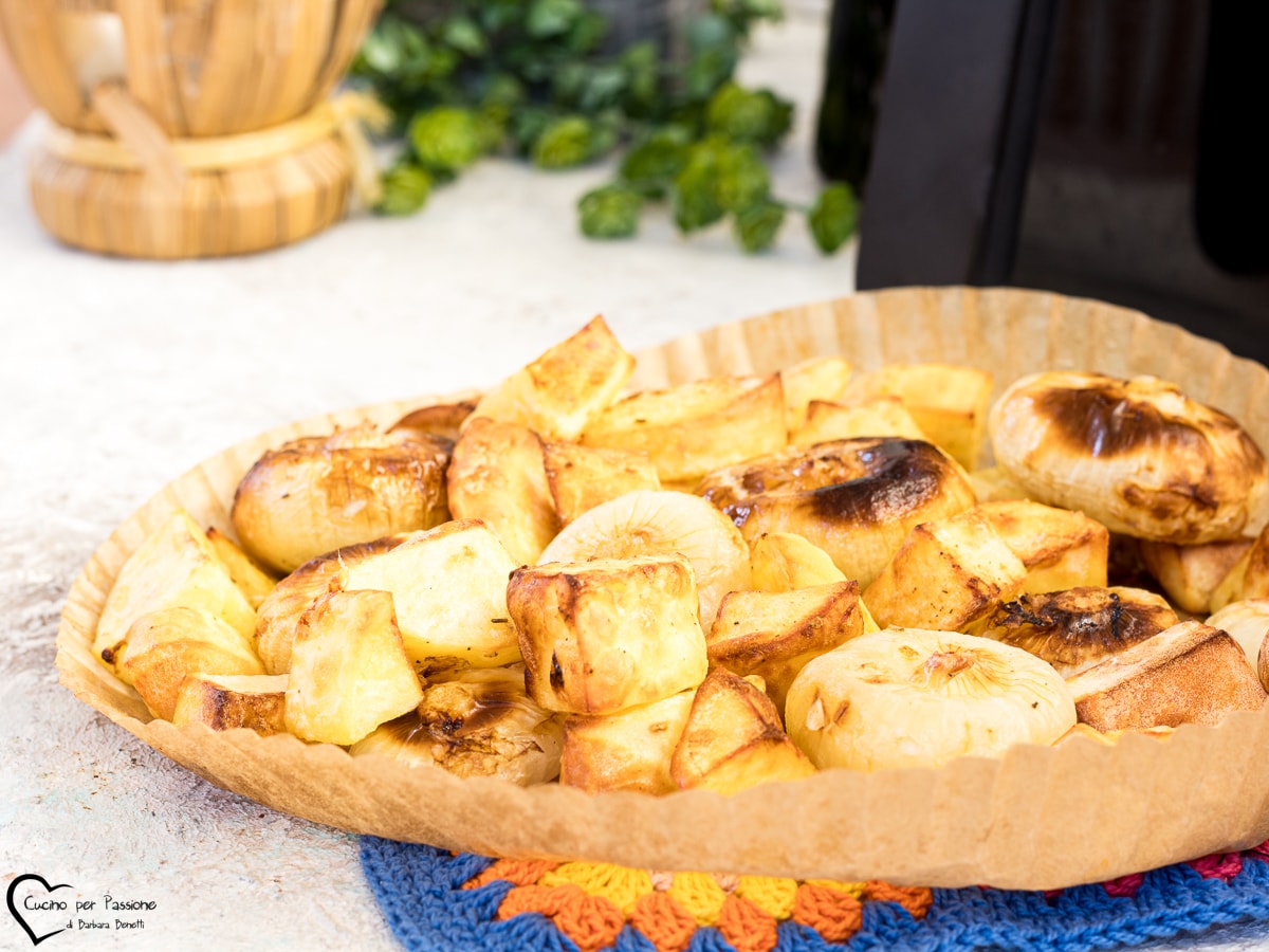 POMMES DE TERRE ET OIGNONS À LA FRITEUSE À AIR