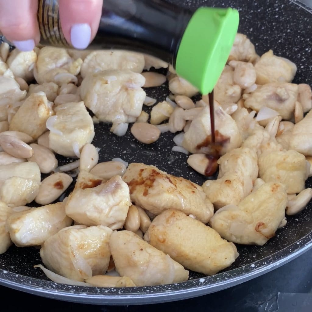 Poulet aux amandes