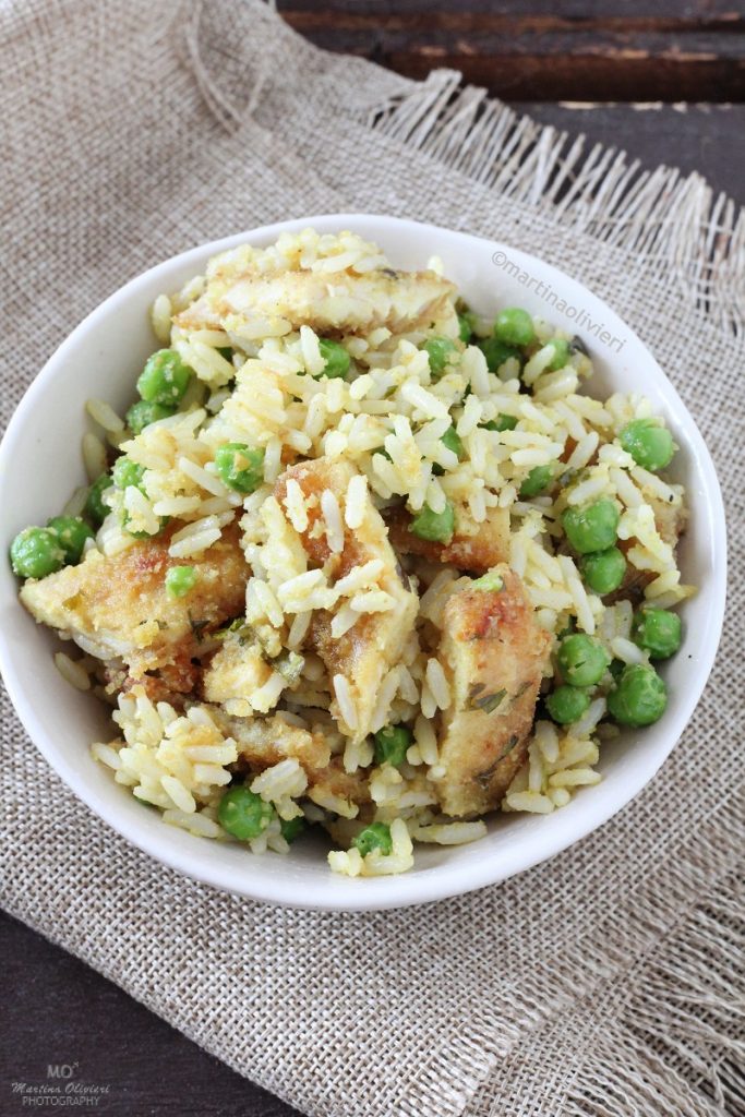 Riz au poulet croustillant et petits pois