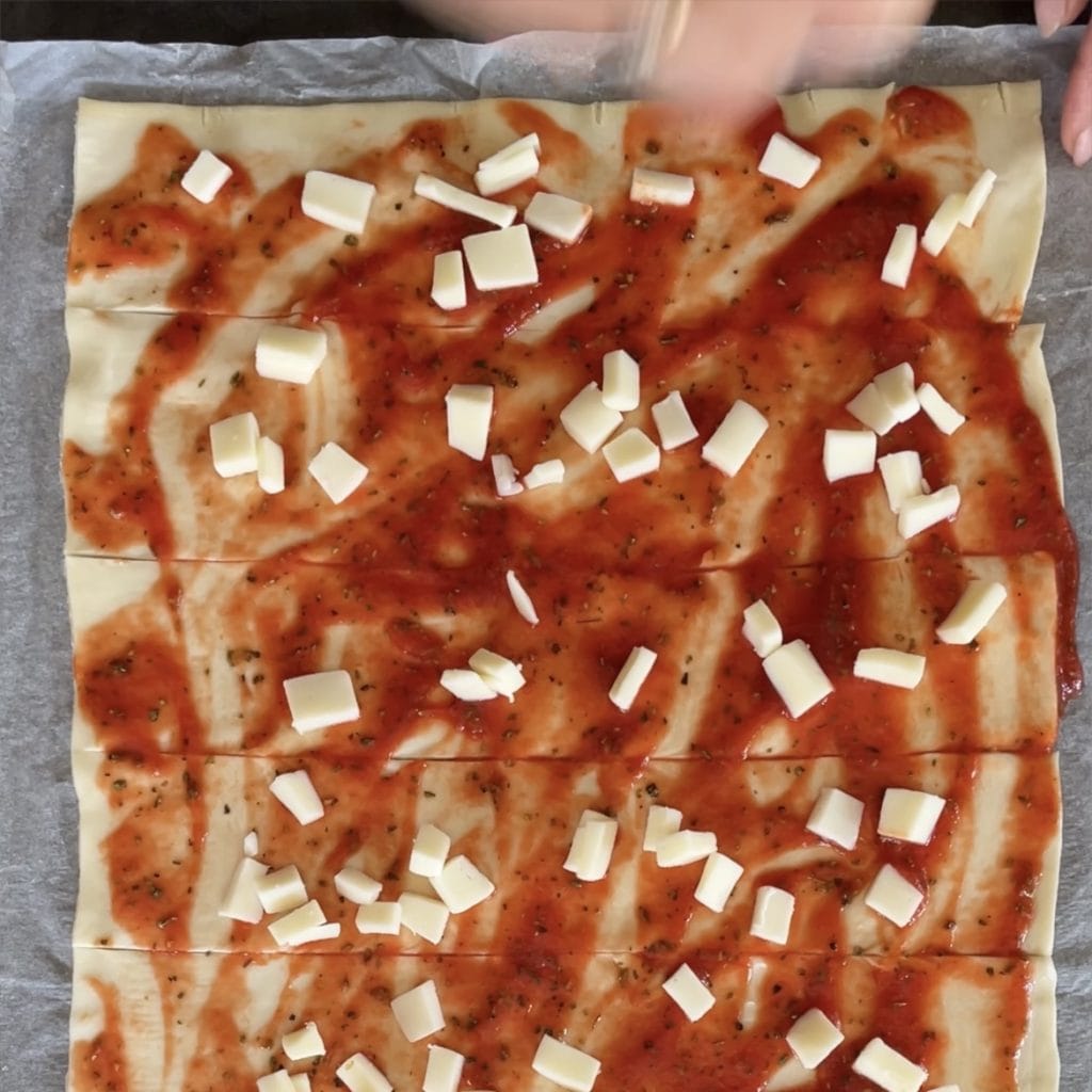 roulés de pâte feuilletée à la pizzaiola