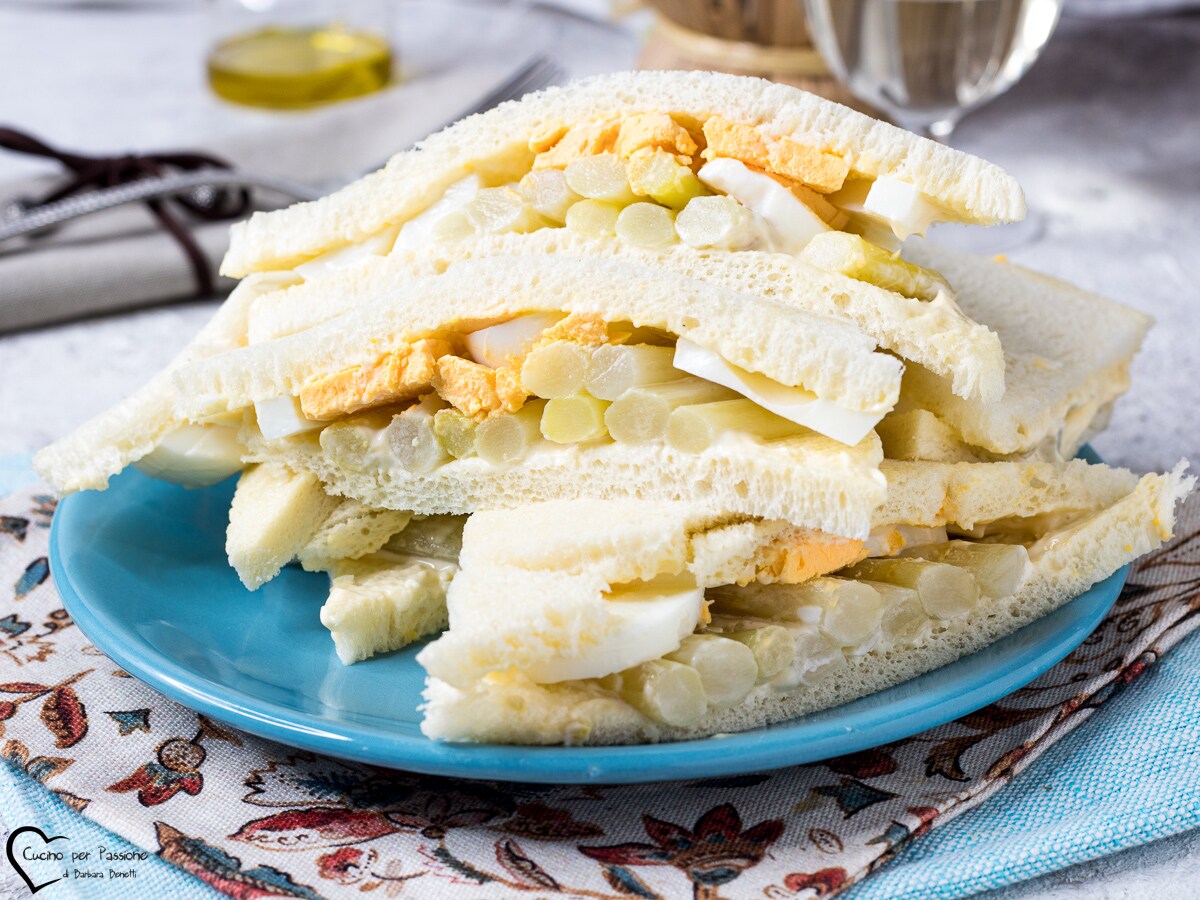 SANDWICHES AUX ŒUFS ET ASPERGES