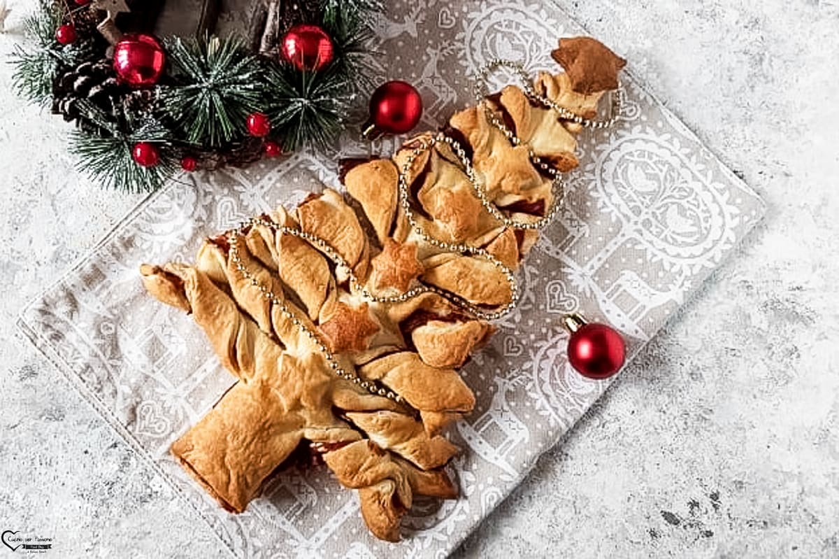 SAPIN DE NOËL AVEC PÂTE FEUILLETÉE ET SPECK