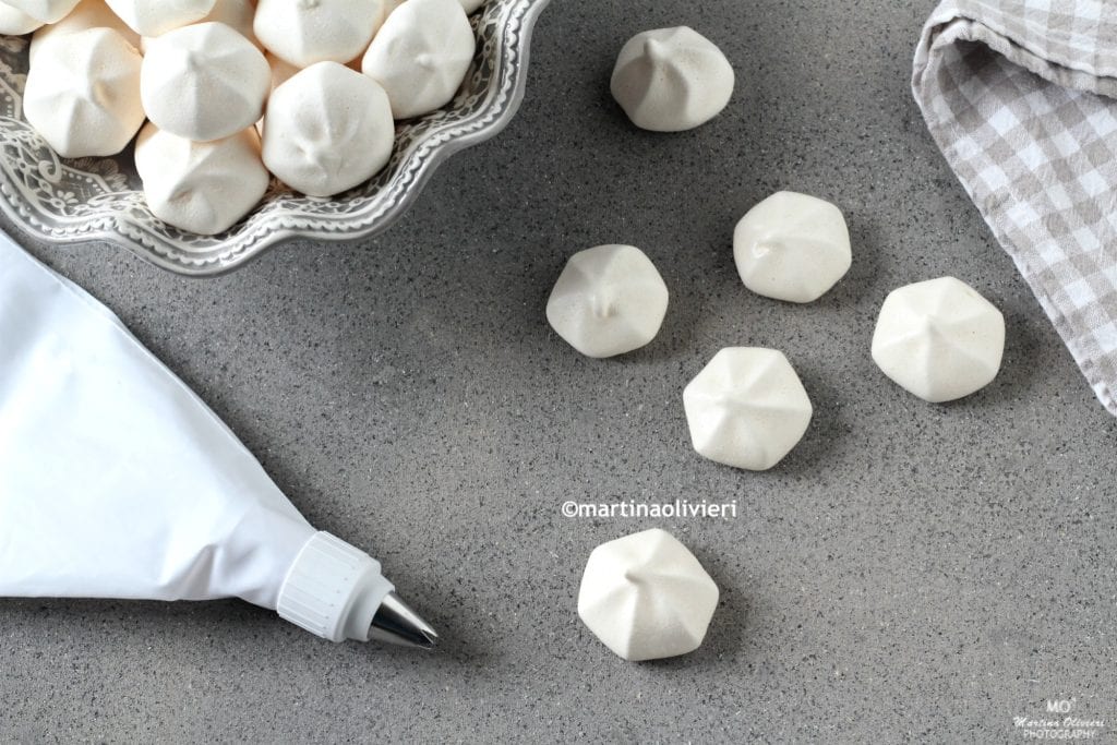 Spumini (meringues)