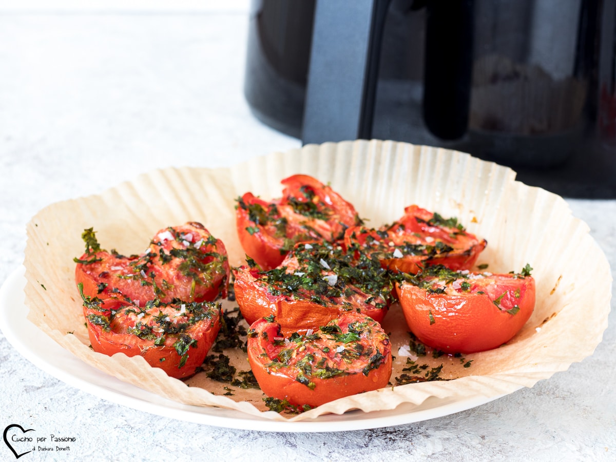 TOMATES RÔTIES À LA FRITEUSE À AIR