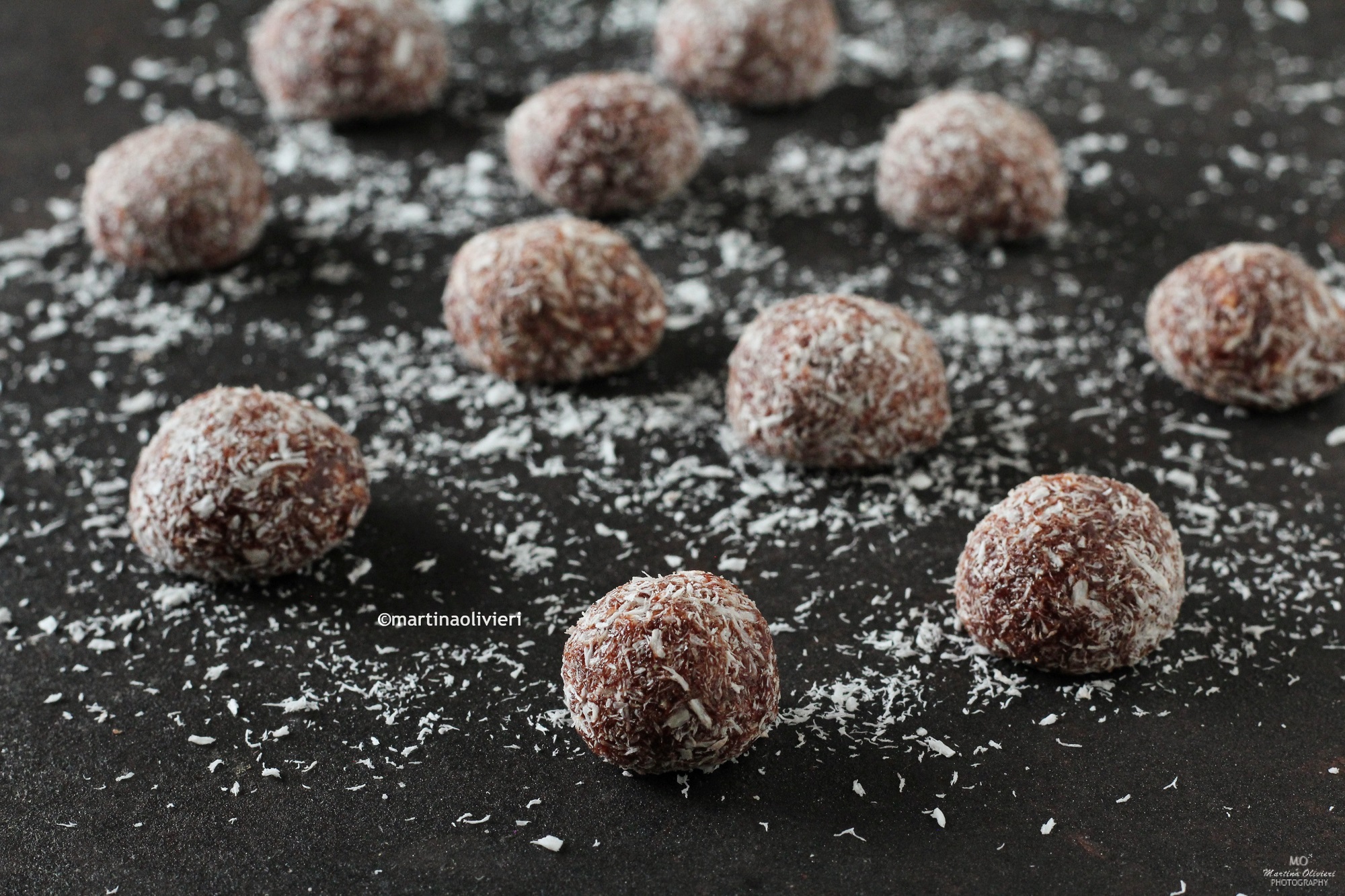 Truffes aux dattes et amandes