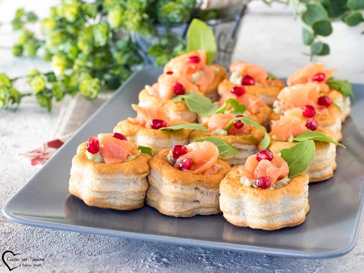 VOL AU VENT AVEC SAUMON ET AVOCAT