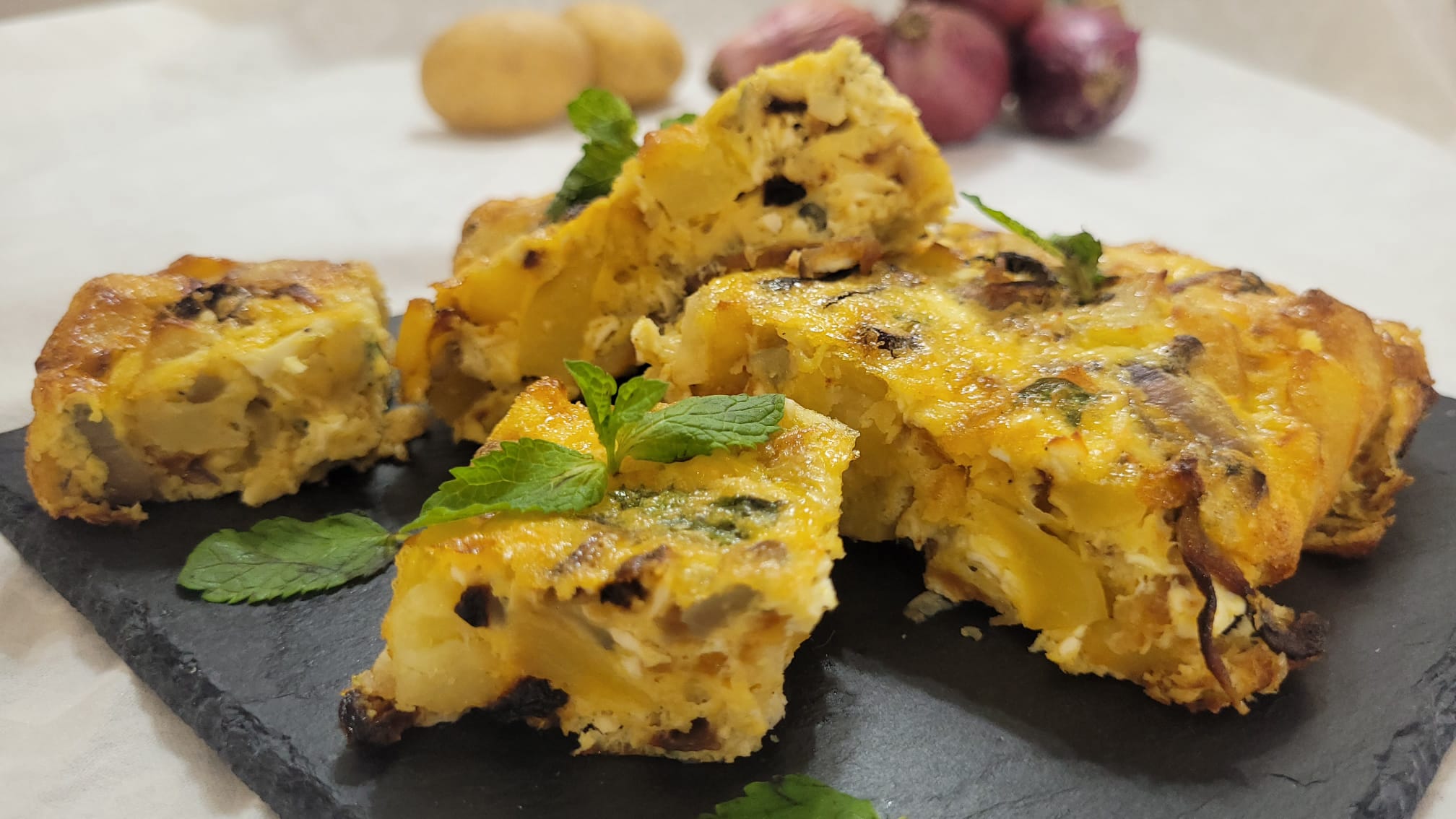 Omelette aux Pommes de Terre et Oignons de Tropea à la Friteuse à Air