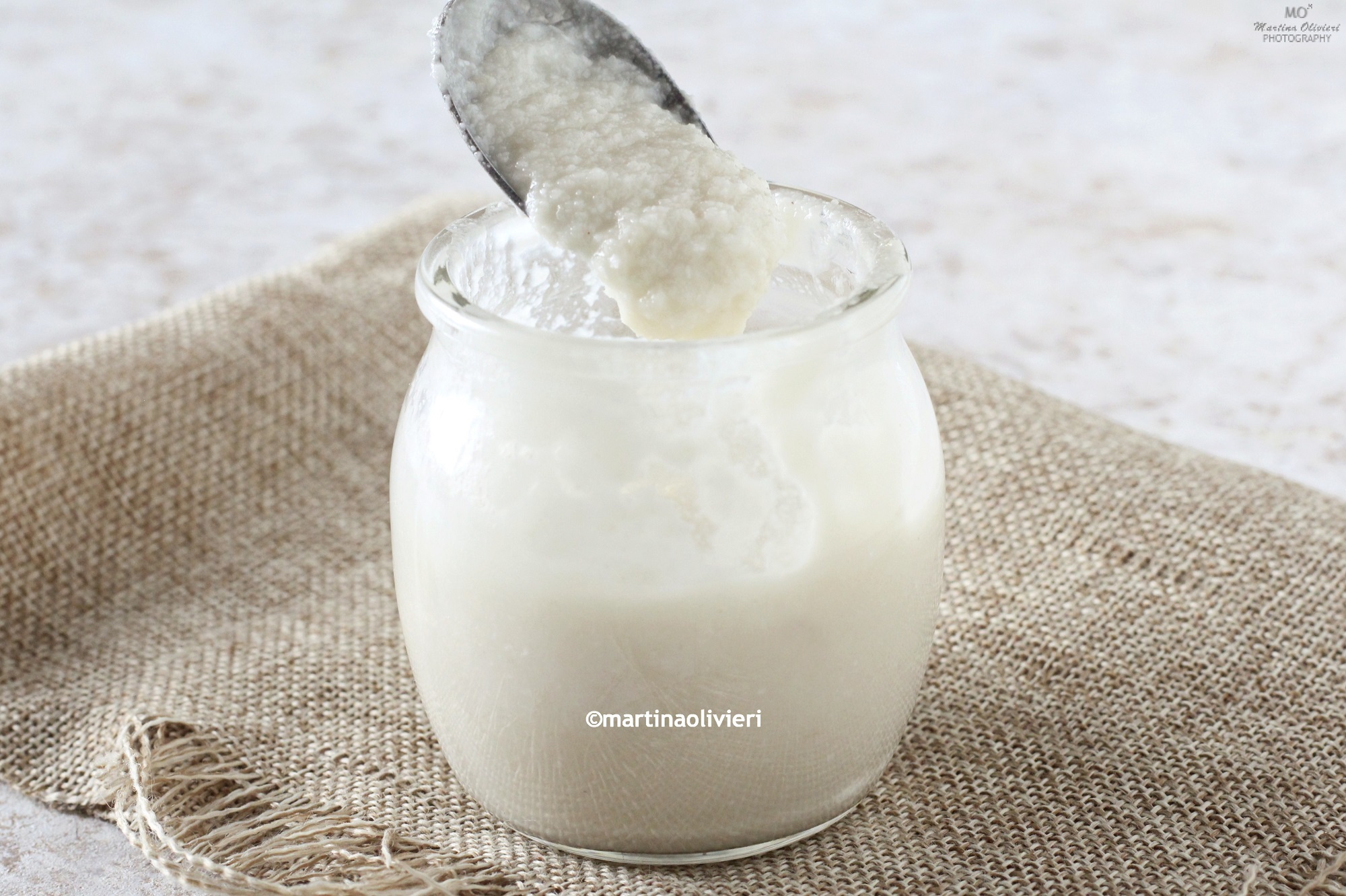 Beurre de coco fait maison avec un seul ingrédient