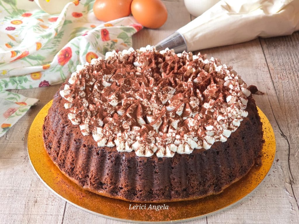 Tarte moelleuse avec chantilly mascarpone et cacao